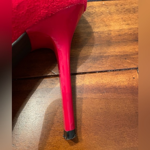 Guess Red Suede Pumps 3.5” Heels - Picture 9 of 16
